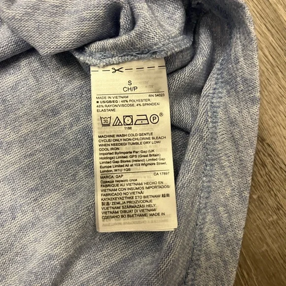 Women's Gap Maternity Blue Top with Cut Out Shoulders- Size S- NWT - Picture 3 of 4